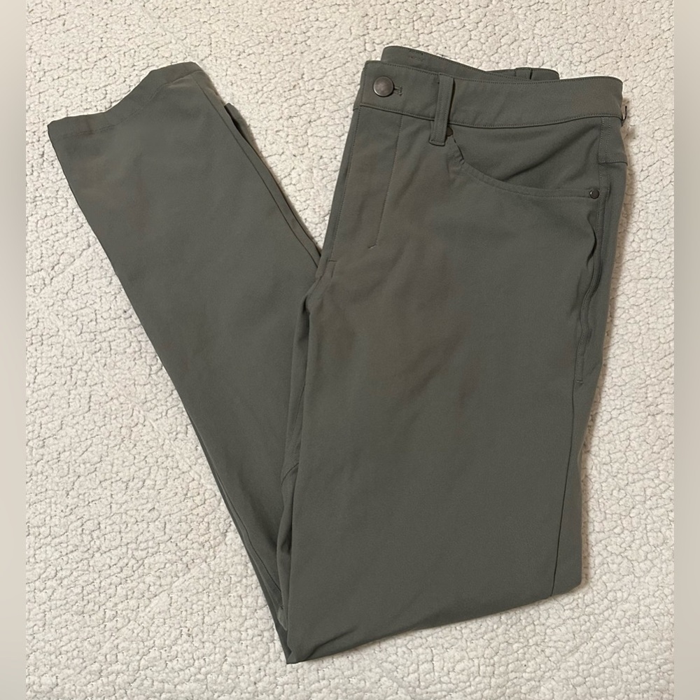 Lululemon Men’s ABC pant